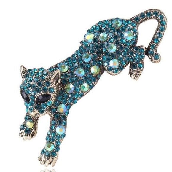 🩵 Betsey Johnson Teal and Silver Panther Brooch 🩵 - Picture 1 of 3